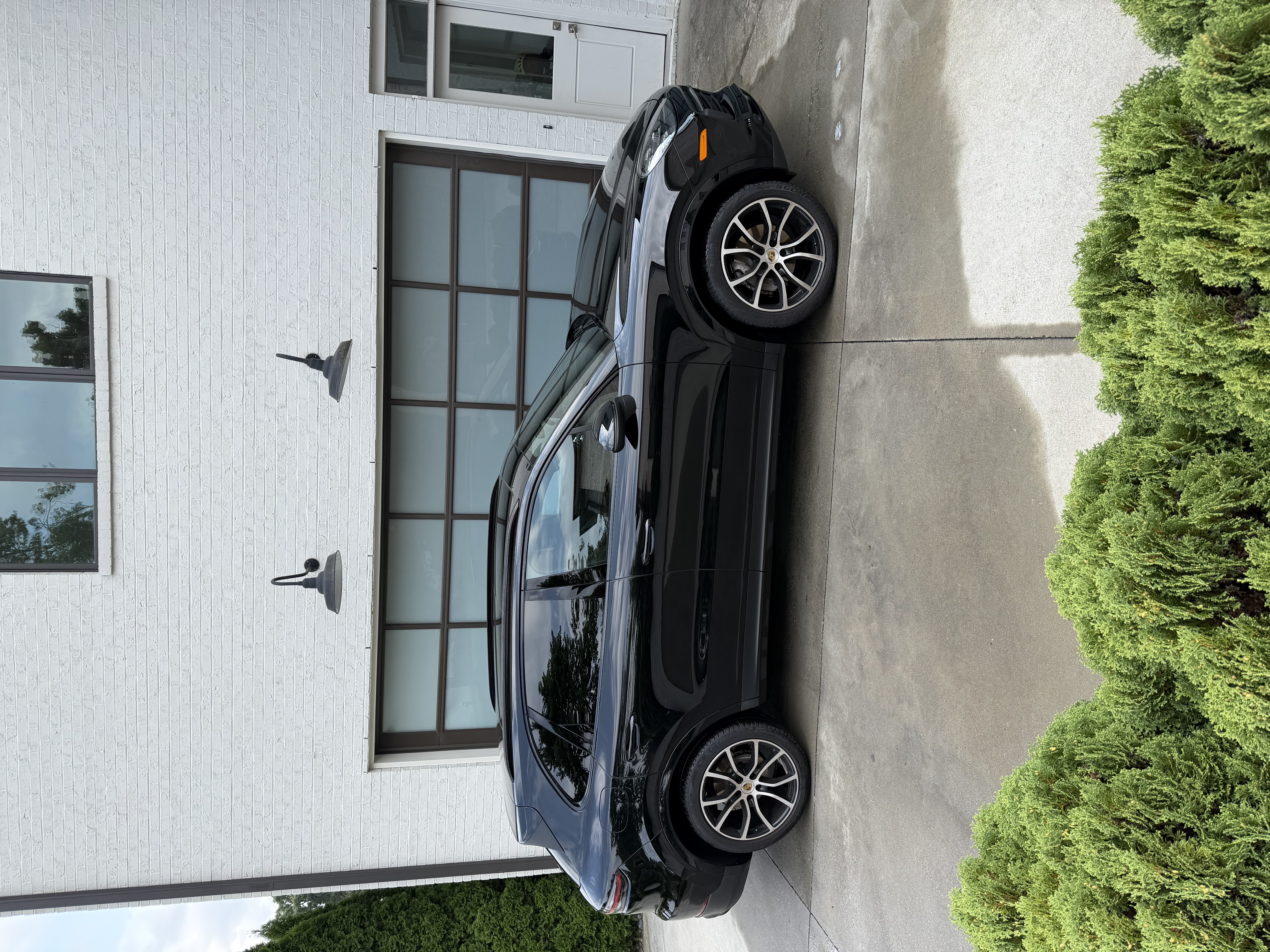 Used 2019 Porsche Cayenne AWD/4WD image 1