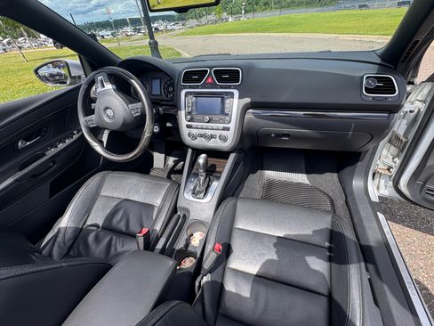 Used 2013 Volkswagen Eos Executive FWD image 5