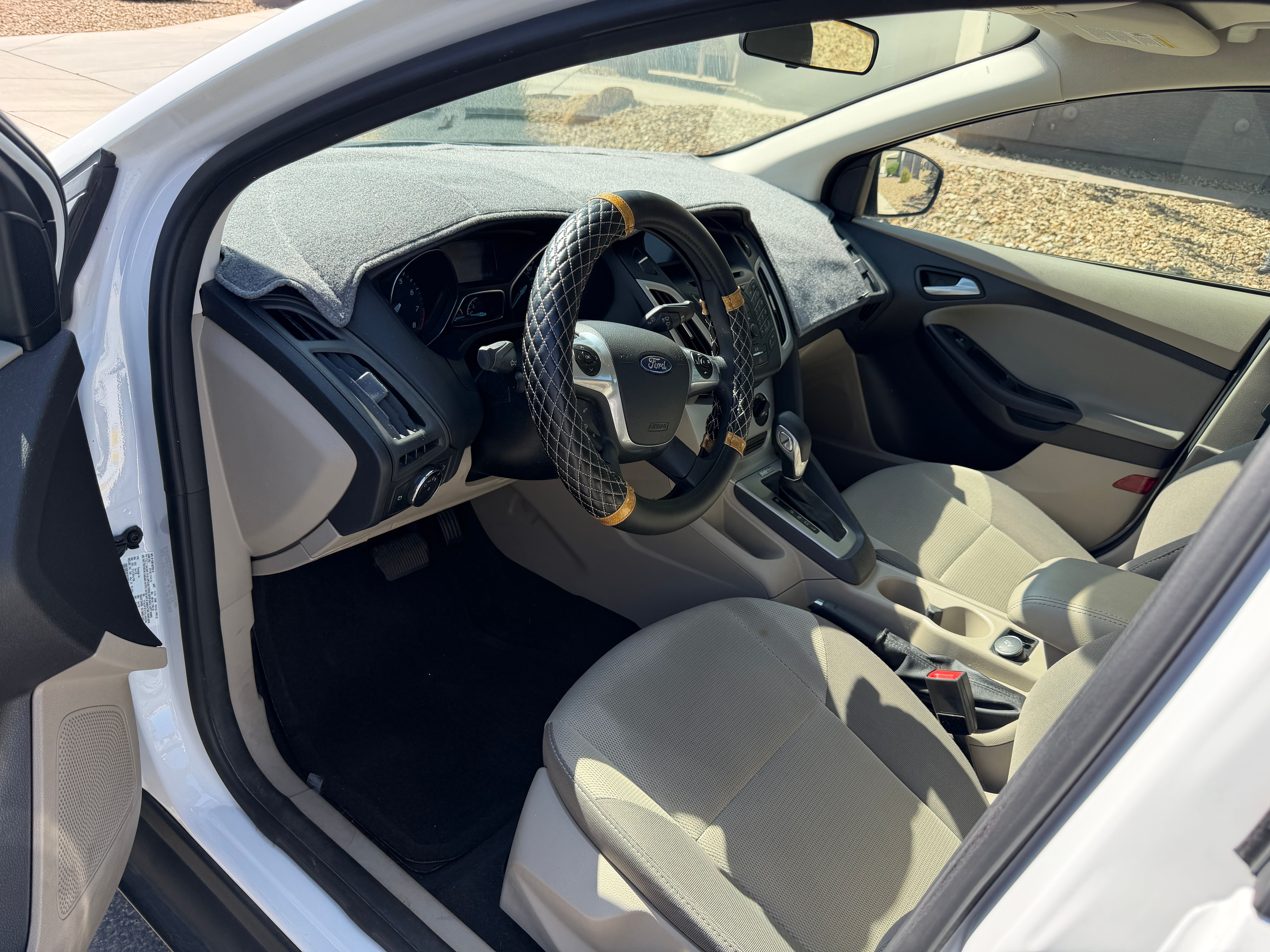Used 2014 Ford Focus SE FWD image 5