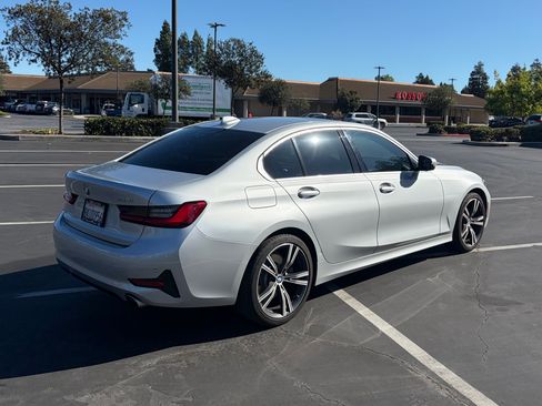 Used 2019 BMW 330i Sedan w/ Convenience Package RWD image 9