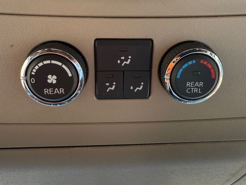 Used 2012 Nissan Armada SV image 19