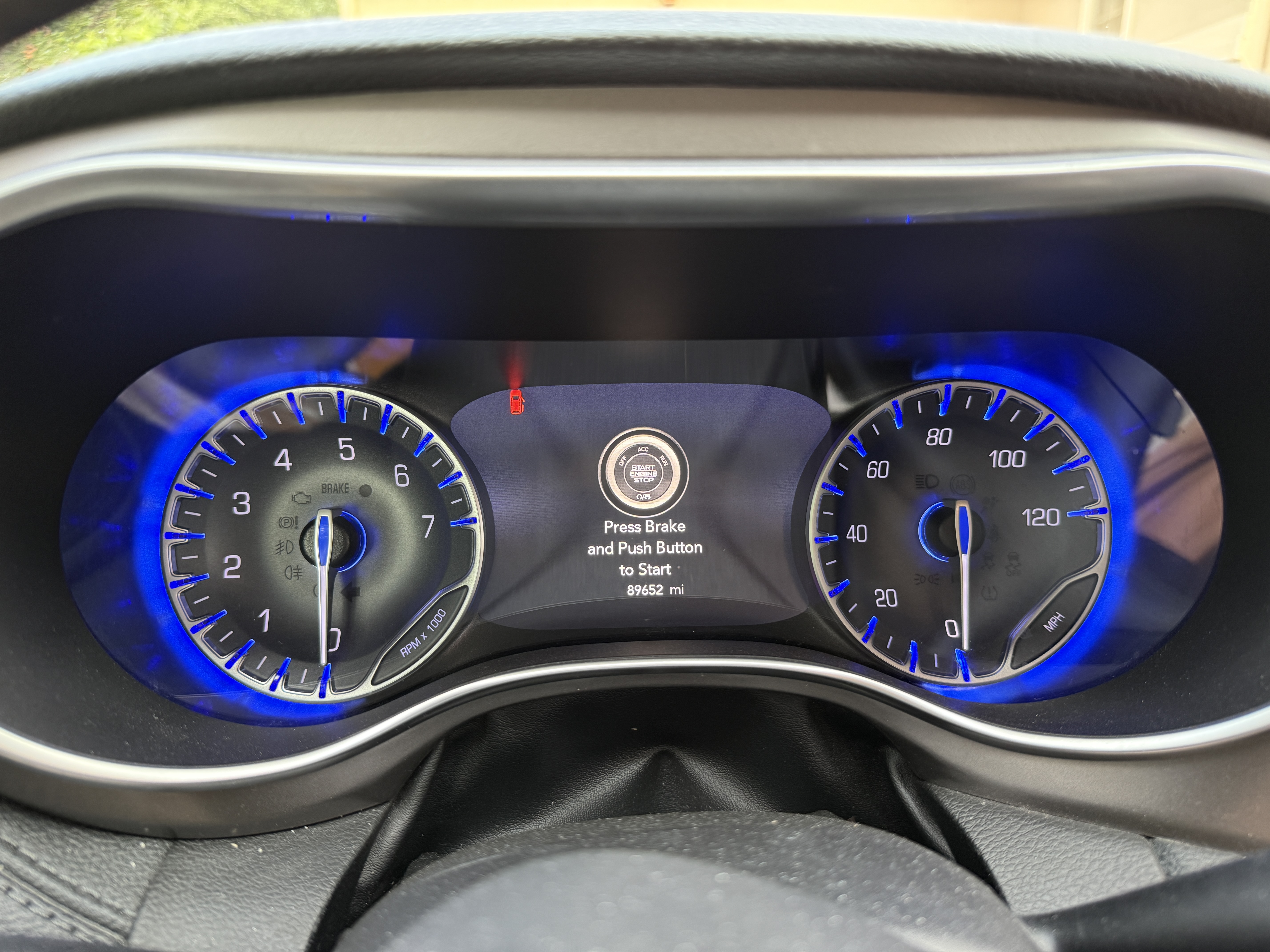 Used 2018 Chrysler Pacifica Limited w/ Tire & Wheel Group FWD image 19