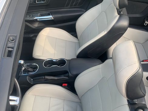 Used 2016 Ford Mustang Premium image 15