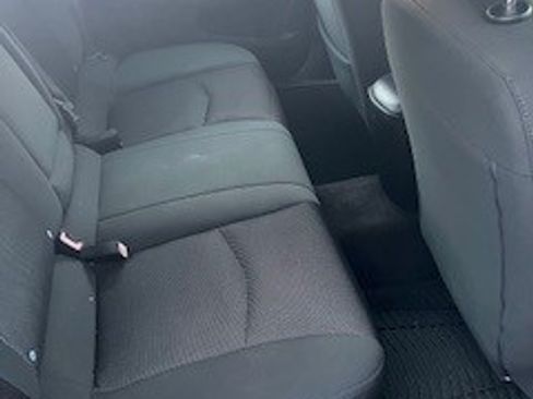 Used 2013 Dodge Avenger SXT image 4