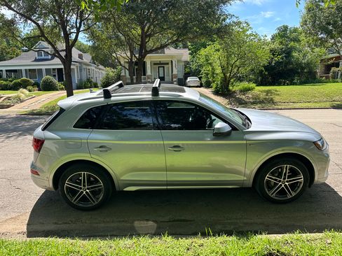 Used 2021 Audi Q5 e Prestige w/ Prestige Package AWD/4WD image 9