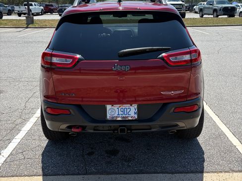 Used 2014 Jeep Cherokee Trailhawk w/ Technology Group AWD/4WD image 5