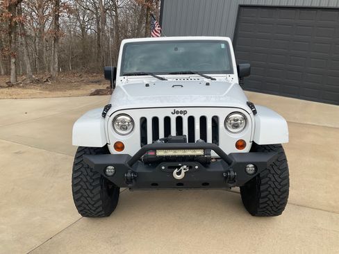 Used 2013 Jeep Wrangler Unlimited Sahara w/ Connectivity Group AWD/4WD image 5