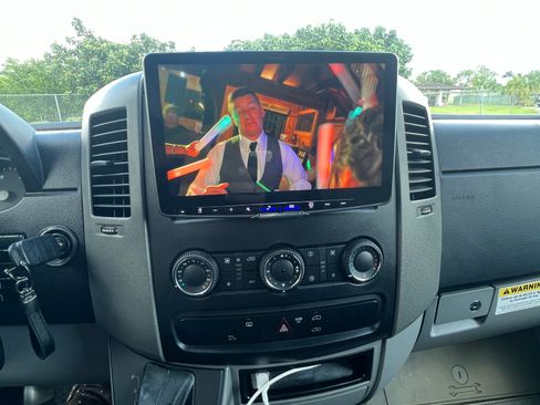 Used 2017 Mercedes-Benz Sprinter 3500 image 18