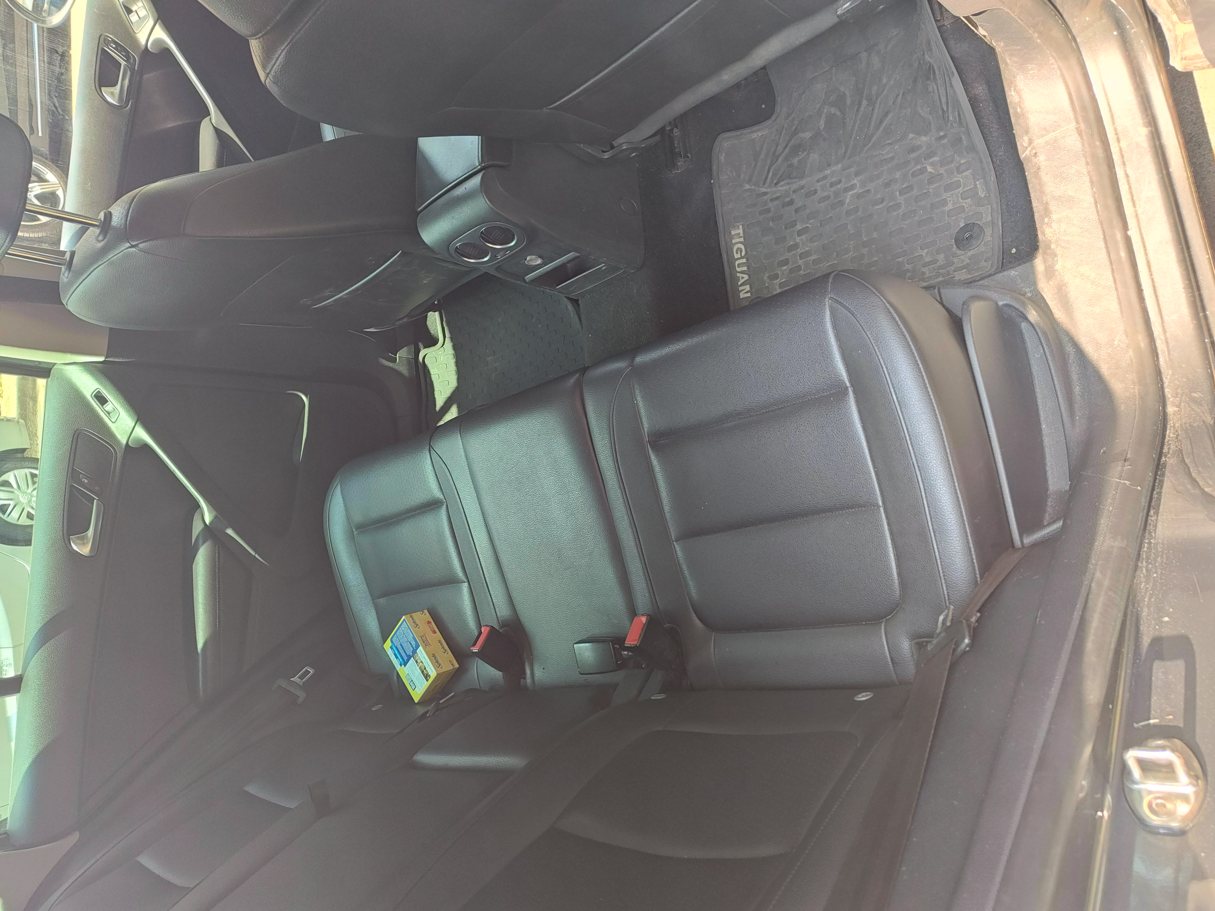 Used 2012 Volkswagen Tiguan LE FWD image 4