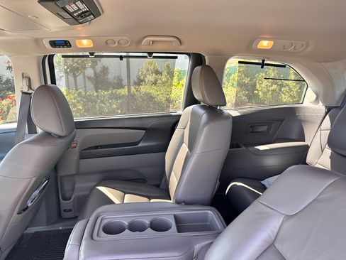 Used 2013 Honda Odyssey Touring Elite image 8