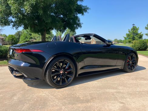 Used 2022 Jaguar F-TYPE R image 14