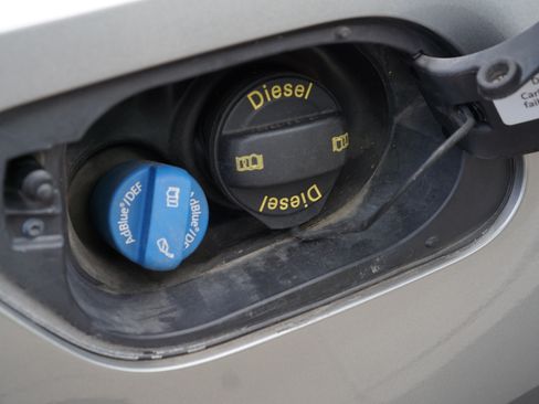 Used 2015 Volkswagen Golf TDI SE FWD image 24