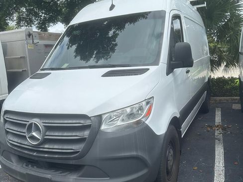 Used 2021 Mercedes-Benz Sprinter 2500 image 1
