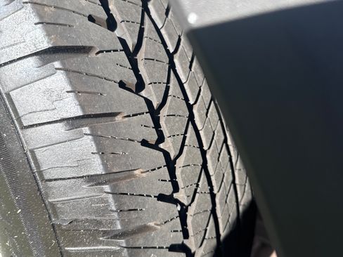 Used 2021 Ford Explorer XLT image 8