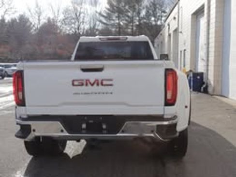 Used 2023 GMC Sierra 3500 Pro w/ Convenience Package image 9