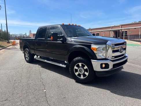 Used 2012 Ford F250 Lariat w/ FX4 4X4 Off-Road Pkg image 2
