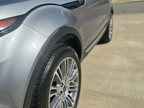 Used 2012 Land Rover Range Rover Evoque Prestige image 11