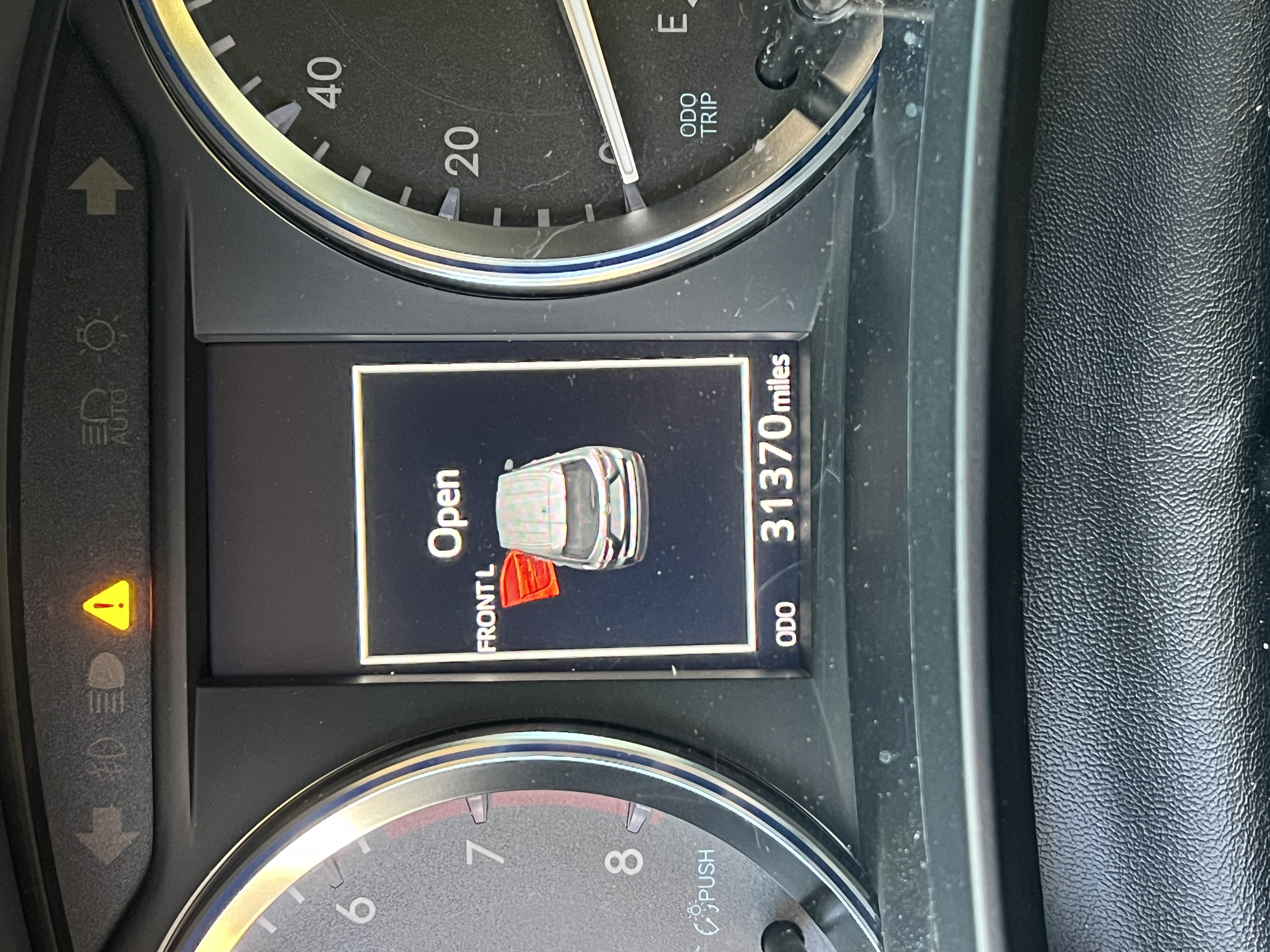 Used 2014 Toyota Highlander Limited w/ Driver Technology Package FWD image 8