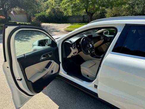 Used 2019 Mercedes-Benz GLA 250 image 13