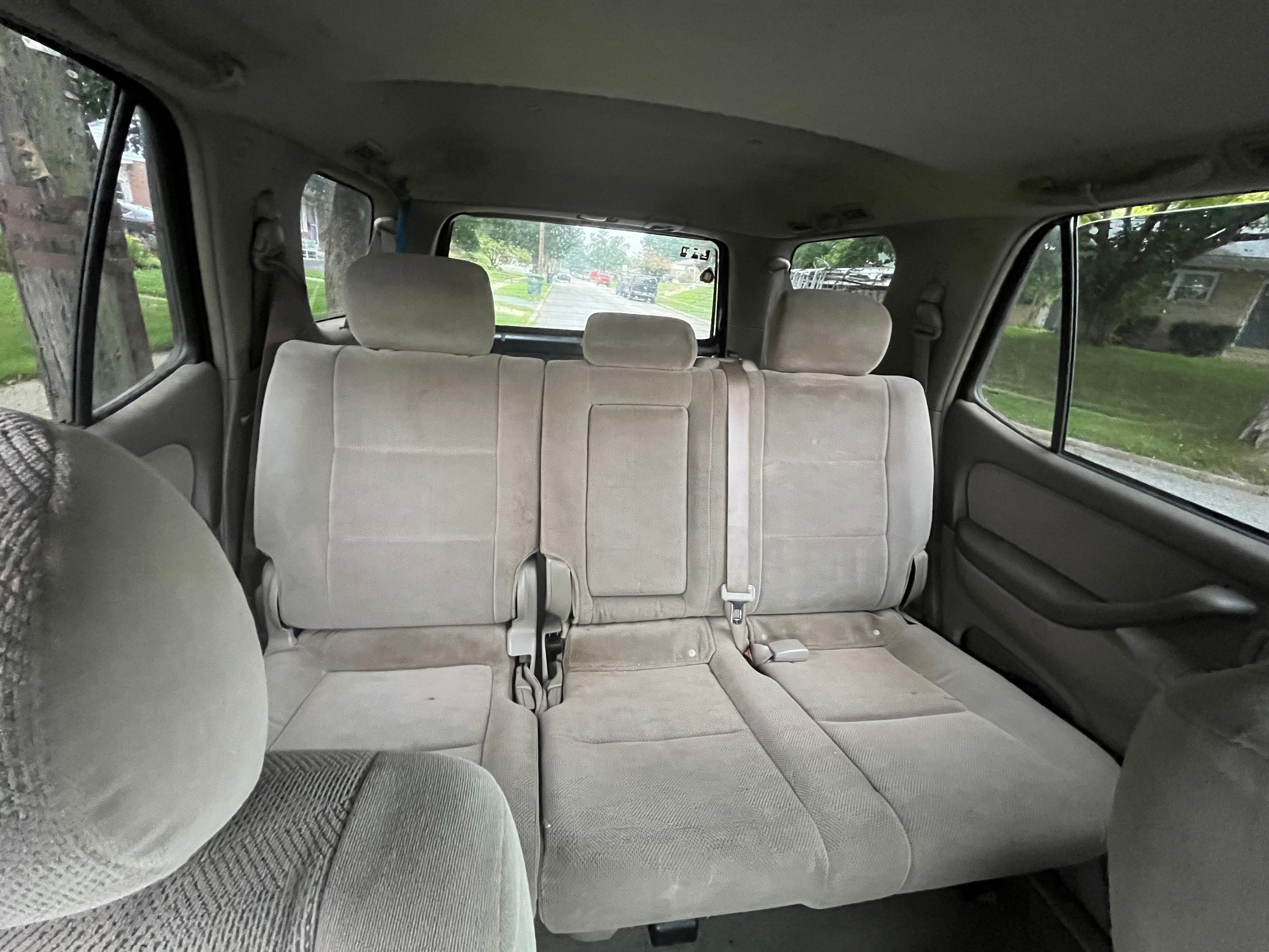 Used 2005 Toyota Sequoia SR5 AWD/4WD image 5