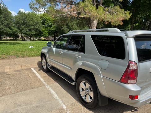 Used 2004 Toyota 4Runner Limited image 9