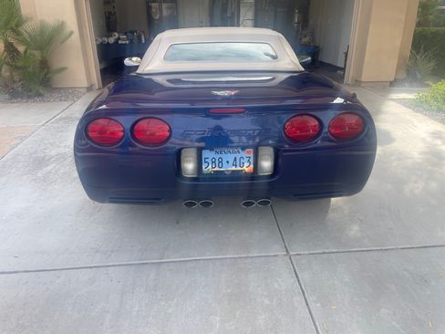 Used 2004 Chevrolet Corvette Convertible w/ Preferred Equipment Group RWD image 6