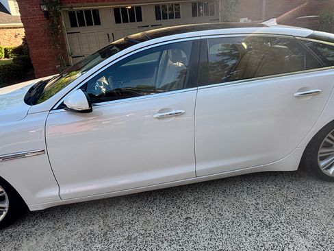 Used 2015 Jaguar XJ L Portfolio image 2