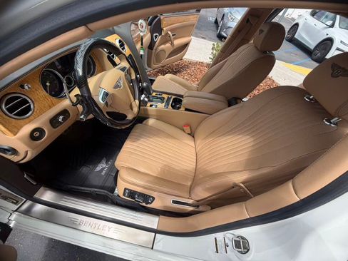 Used 2018 Bentley Flying Spur V8 AWD/4WD image 16