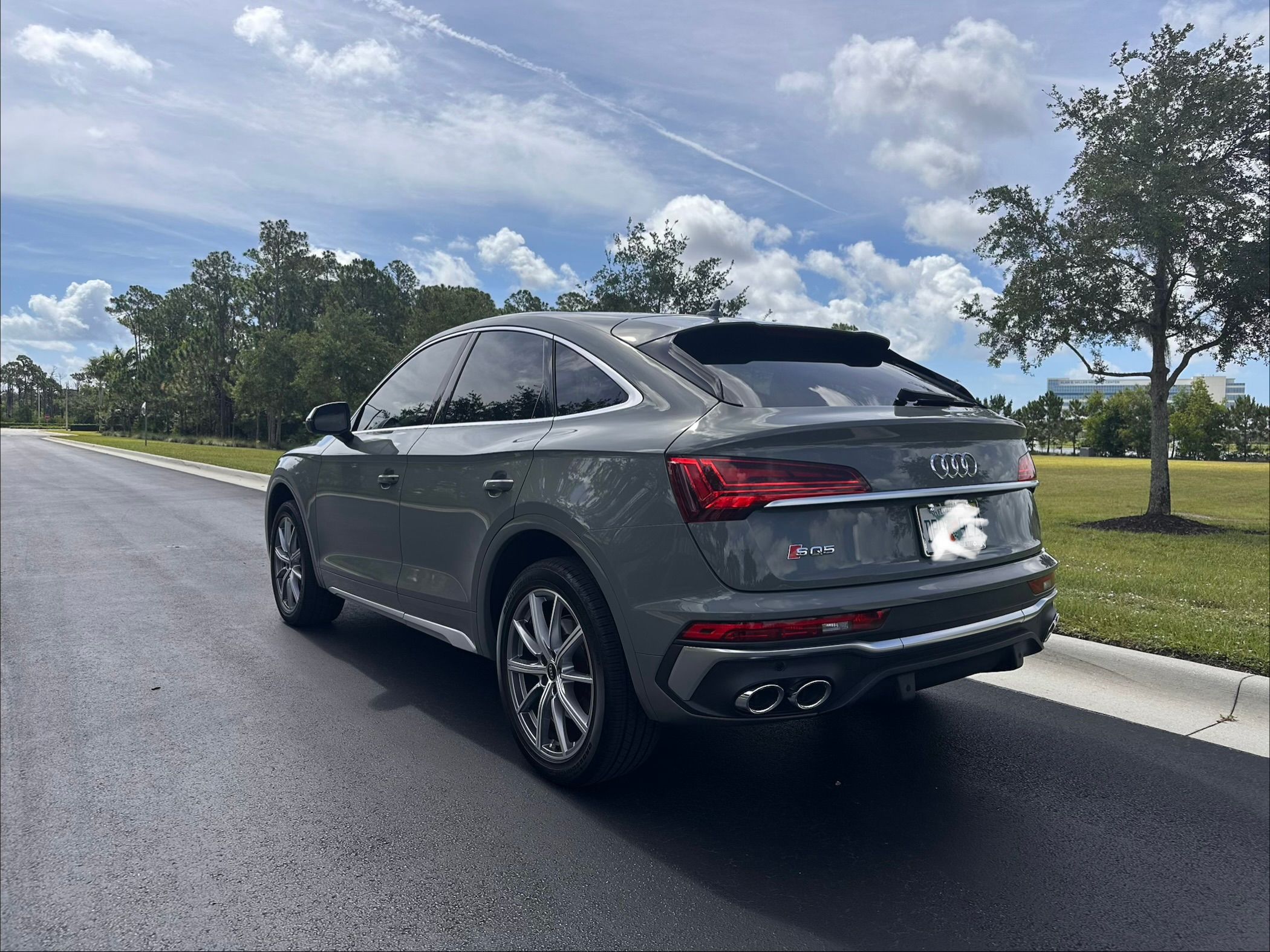 Used 2022 Audi SQ5 Premium w/ Convenience Package AWD/4WD image 2