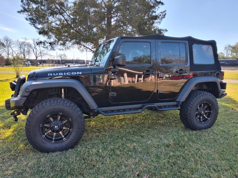 Used 2016 Jeep Wrangler Unlimited Rubicon image 4