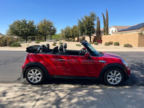 Used 2013 MINI Cooper S image 1