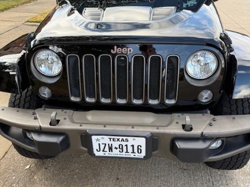 Used 2016 Jeep Wrangler Sahara image 2