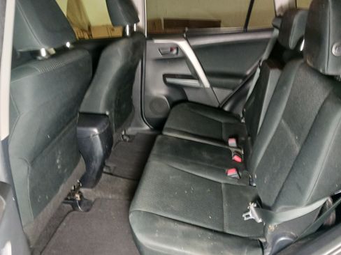 Used 2017 Toyota RAV4 LE image 10