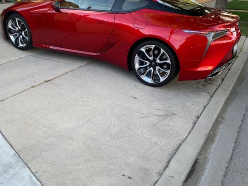 Used 2018 Lexus LC 500 Coupe w/ Performance Package image 2