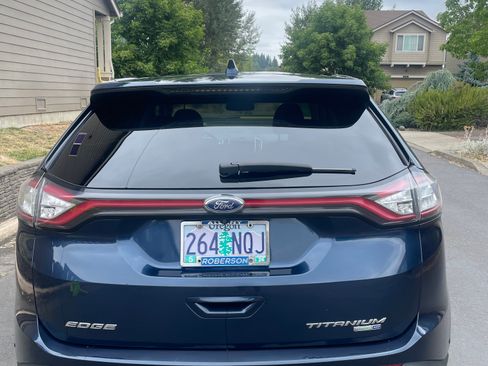 Used 2017 Ford Edge Titanium w/ Equipment Group 302A image 5