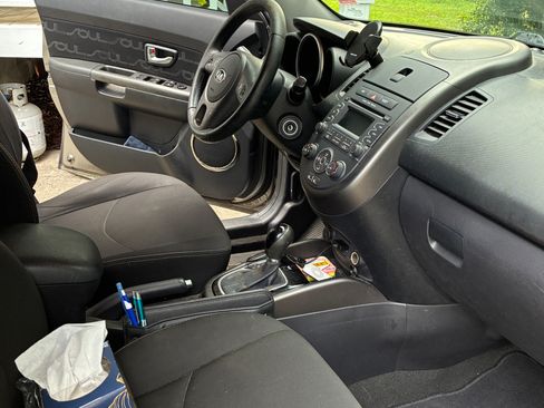 Used 2013 Kia Soul + w/ Eco Pkg FWD image 9