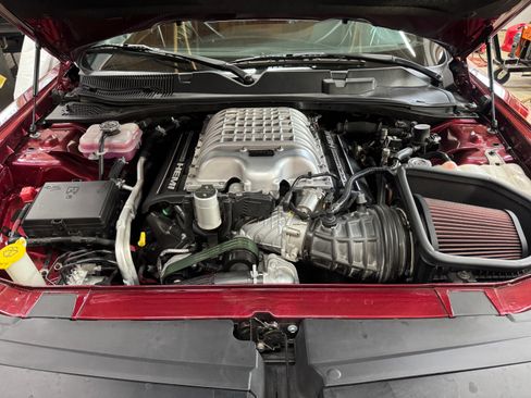 Used 2019 Dodge Challenger SRT Hellcat Redeye image 10