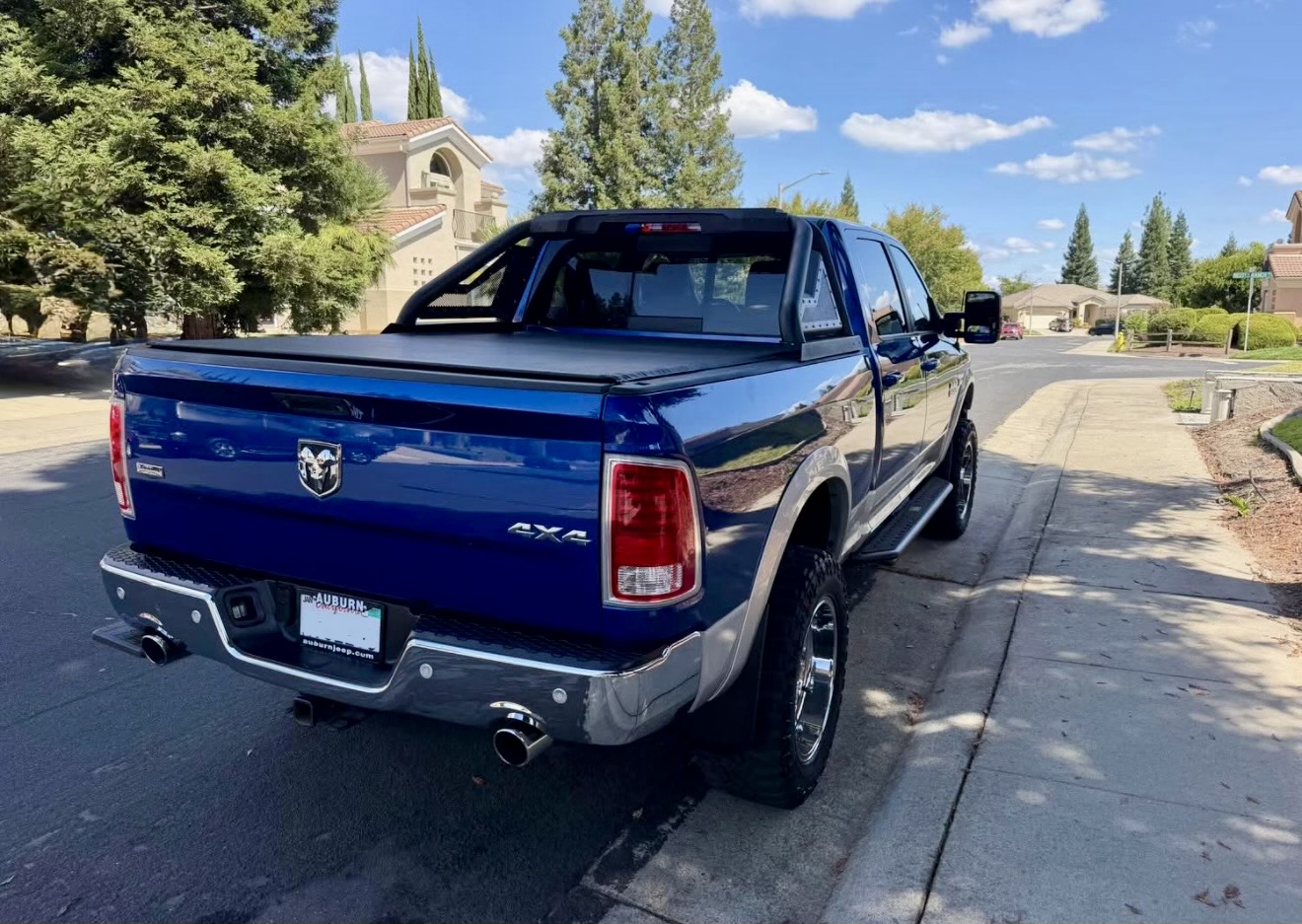 Used 2018 RAM 1500 Laramie w/ Convenience Group AWD/4WD image 2