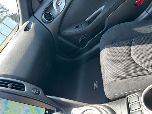 Used 2017 Nissan 370Z Coupe image 15