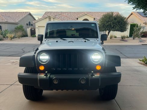 Used 2016 Jeep Wrangler Unlimited Rubicon w/ Connectivity Group image 6