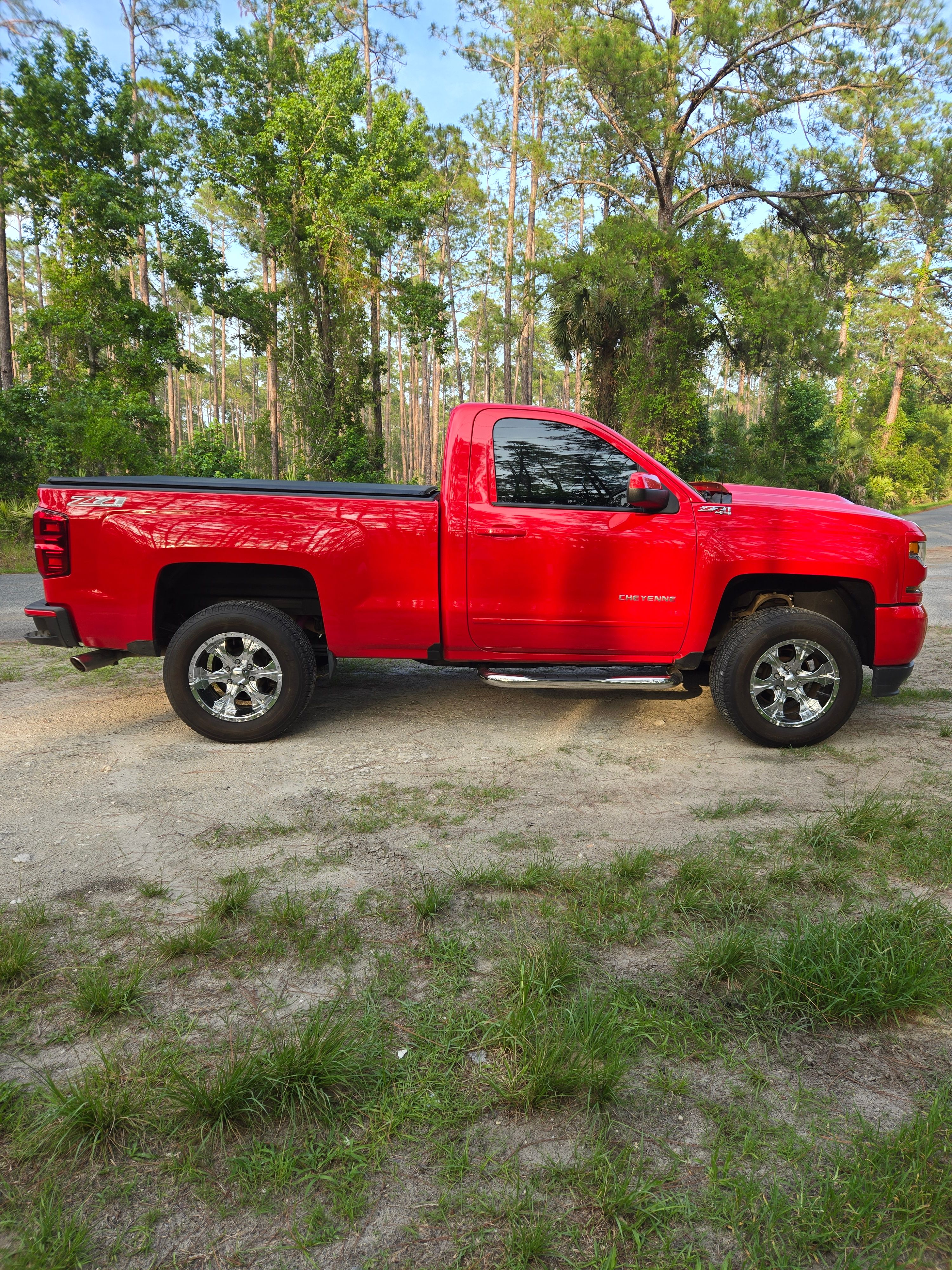 Used 2017 Chevrolet Silverado 1500 LT AWD/4WD image 1