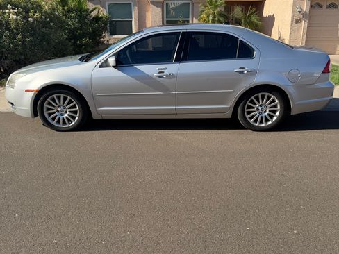 Used 2009 Mercury Milan Premier FWD image 1