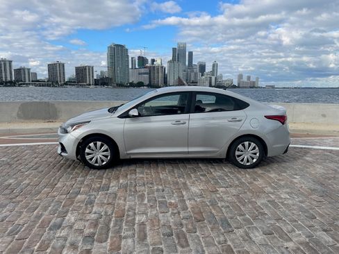 Used 2019 Hyundai Accent SE image 2