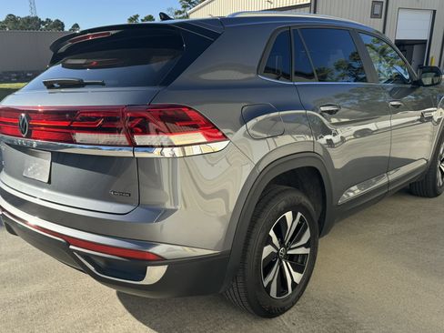Used 2024 Volkswagen Atlas Cross Sport SE image 5