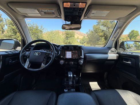 Used 2020 Toyota 4Runner TRD Off-Road Premium w/ Moonroof Package AWD/4WD image 11