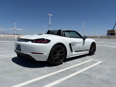 Used 2021 Porsche 718 Boxster RWD image 4