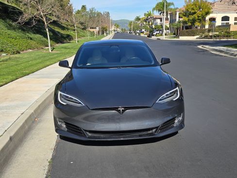 Used 2019 Tesla Model S Long Range image 1