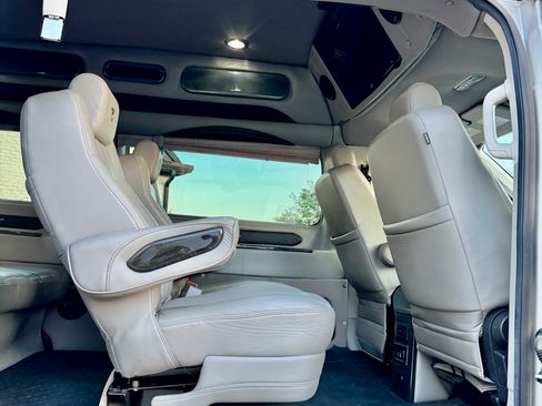Used 2015 Ford Transit 150 130 Low Roof w/ Exterior Upgrade Package RWD image 16
