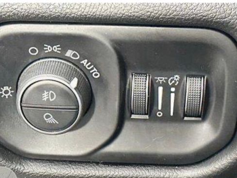 Used 2021 RAM 1500 Laramie AWD/4WD image 9