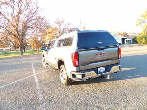 Used 2019 GMC Sierra 1500 SLE w/ SLE Value Package image 2